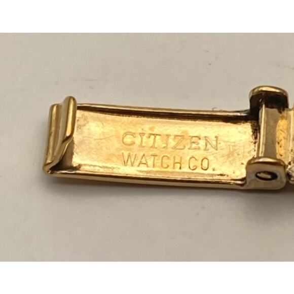 VTG Citizen Quartz Womens Petite Tank Watch 13mm New Battery Wrist 5.75 - Picture 2 of 11